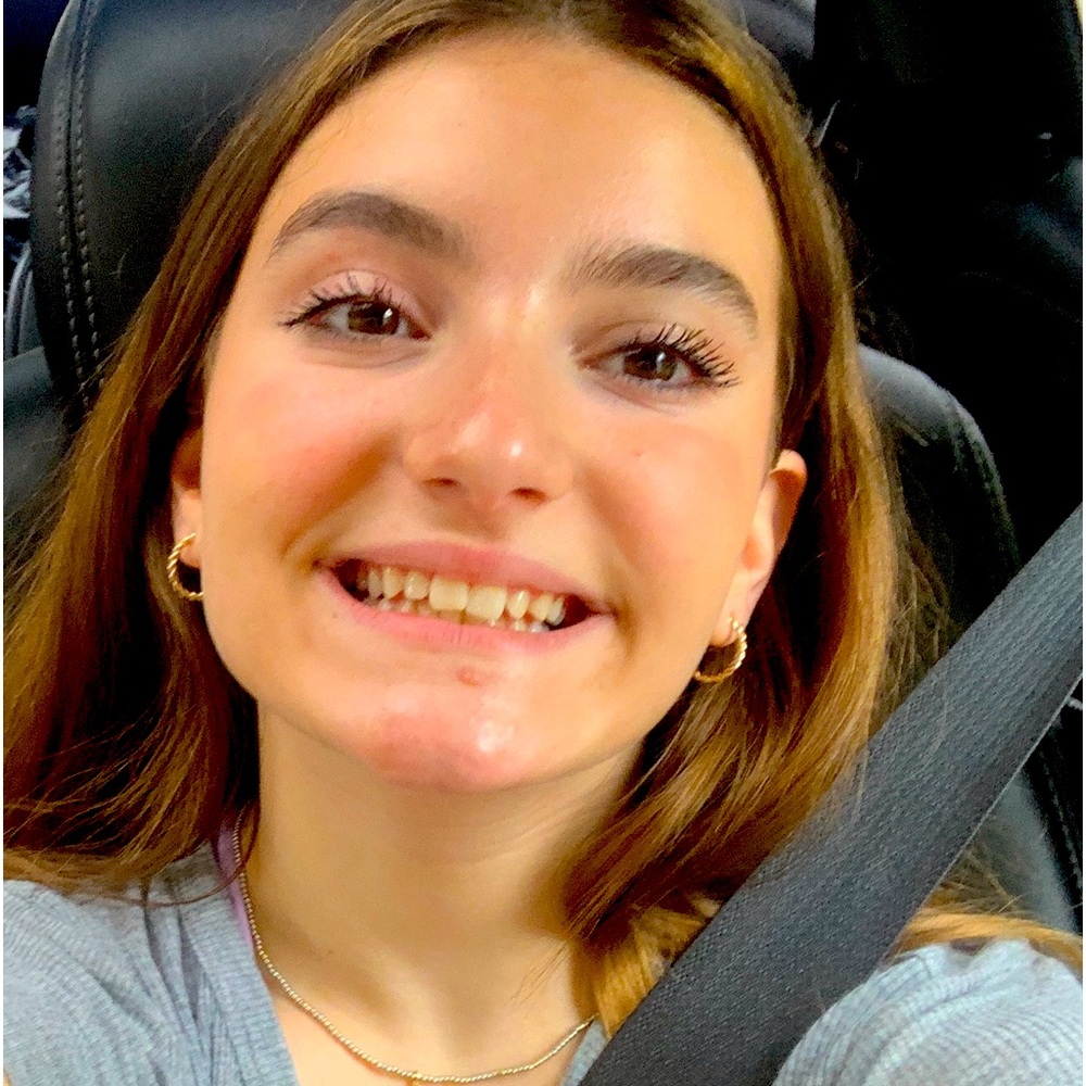 Meet your Posher, Luciana